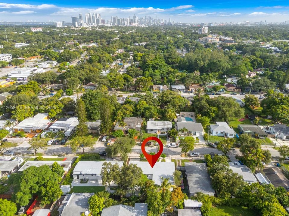 For Sale: $700,000 (5 beds, 3 baths, 1968 Square Feet)