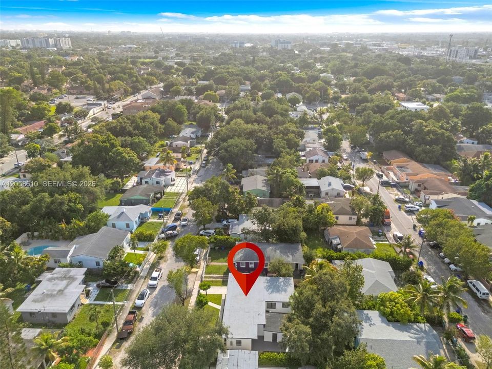 For Sale: $700,000 (5 beds, 3 baths, 1968 Square Feet)