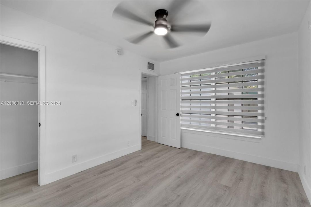 For Sale: $700,000 (5 beds, 3 baths, 1968 Square Feet)