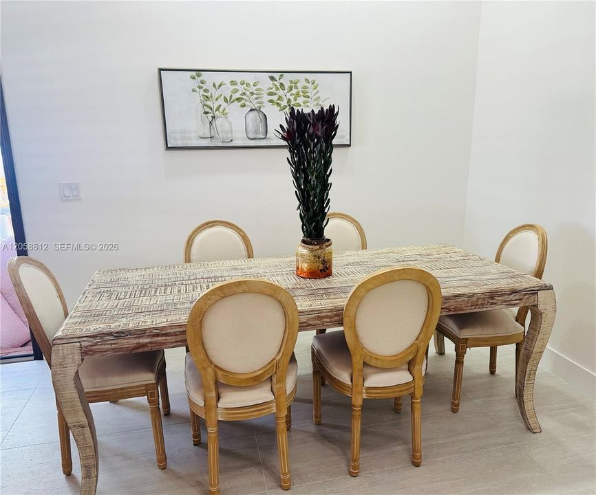 For Rent: $7,200 (4 beds, 2 baths, 1754 Square Feet)