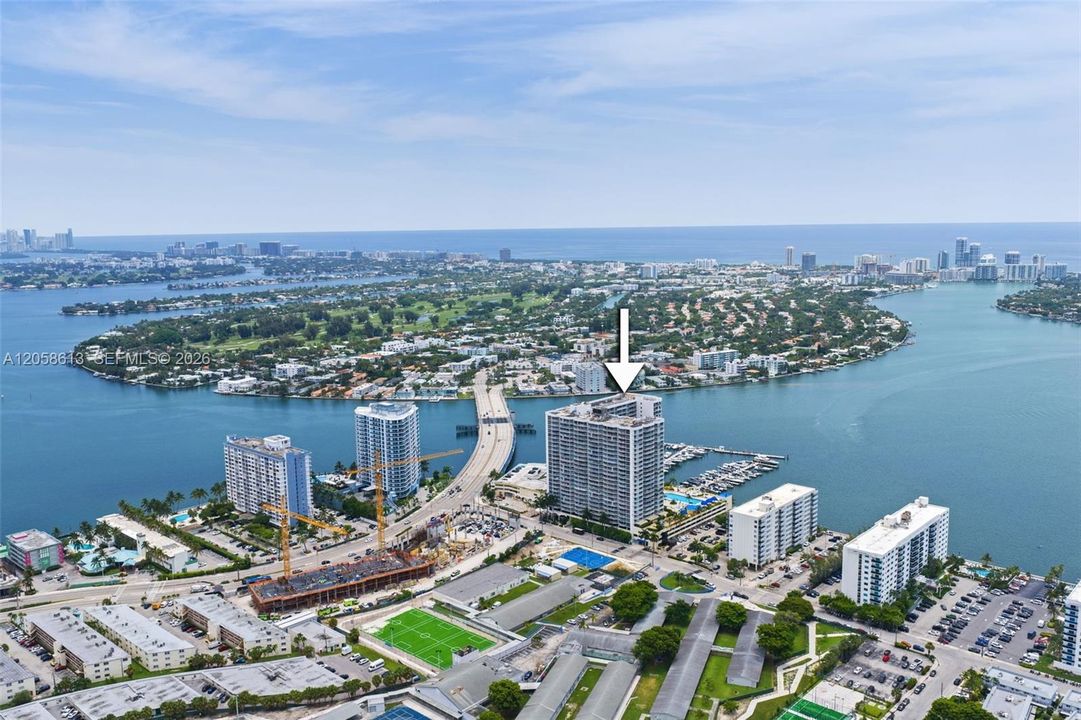 На продажу: $515,000 (2 спален, 2 ванн, 1030 Квадратных фут)