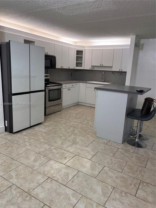 В аренду: $1,800 (2 спален, 1 ванн, 1075 Квадратных фут)