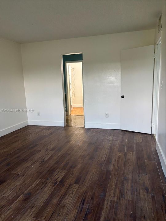 В аренду: $1,800 (2 спален, 1 ванн, 1075 Квадратных фут)