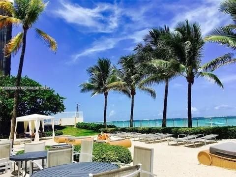 На продажу: $289,900 (1 спален, 1 ванн, 906 Квадратных фут)