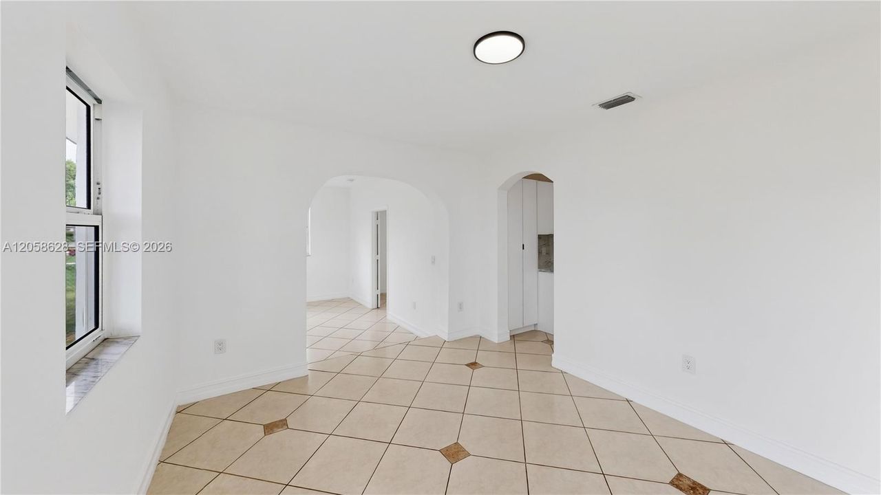 For Sale: $529,900 (3 beds, 2 baths, 1184 Square Feet)