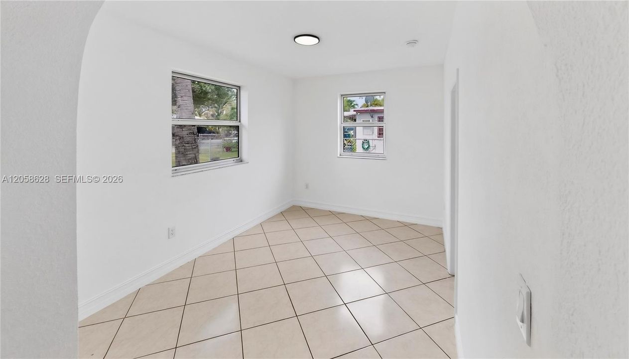 For Sale: $529,900 (3 beds, 2 baths, 1184 Square Feet)