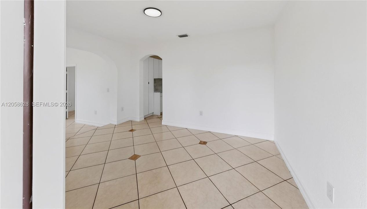 For Sale: $529,900 (3 beds, 2 baths, 1184 Square Feet)
