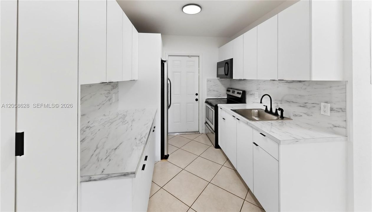 For Sale: $529,900 (3 beds, 2 baths, 1184 Square Feet)