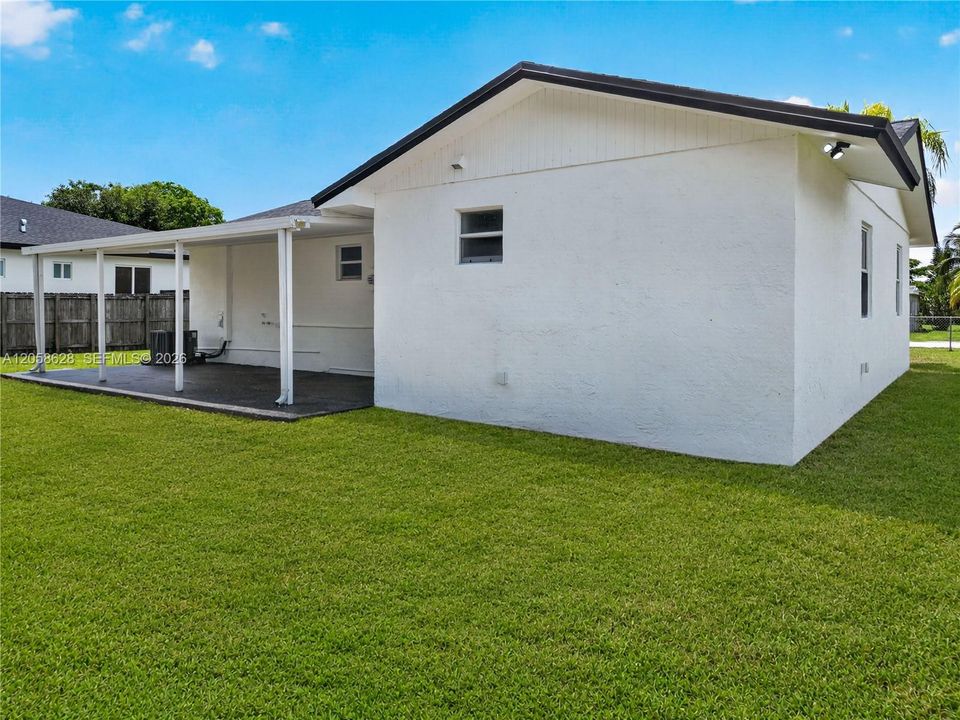 For Sale: $529,900 (3 beds, 2 baths, 1184 Square Feet)