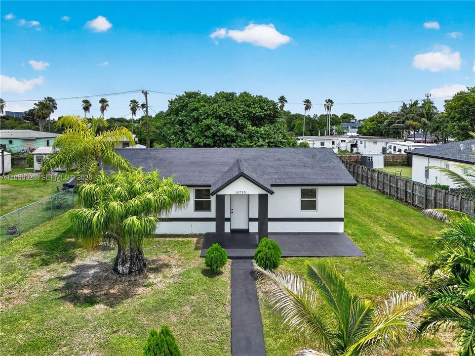 For Sale: $529,900 (3 beds, 2 baths, 1184 Square Feet)