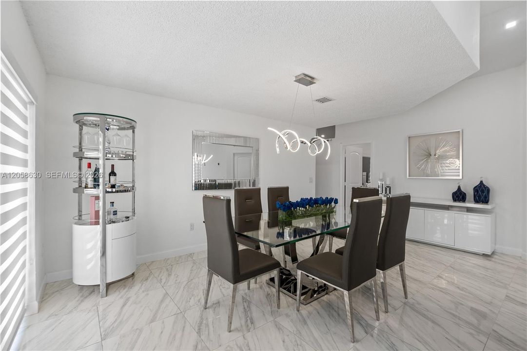 В аренду: $3,500 (3 спален, 2 ванн, 1394 Квадратных фут)