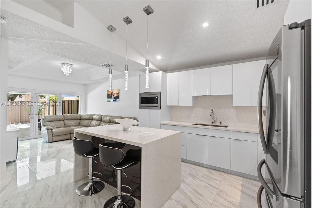 В аренду: $3,500 (3 спален, 2 ванн, 1394 Квадратных фут)