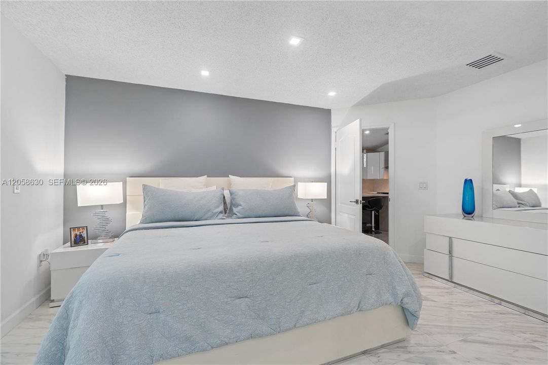 В аренду: $3,500 (3 спален, 2 ванн, 1394 Квадратных фут)