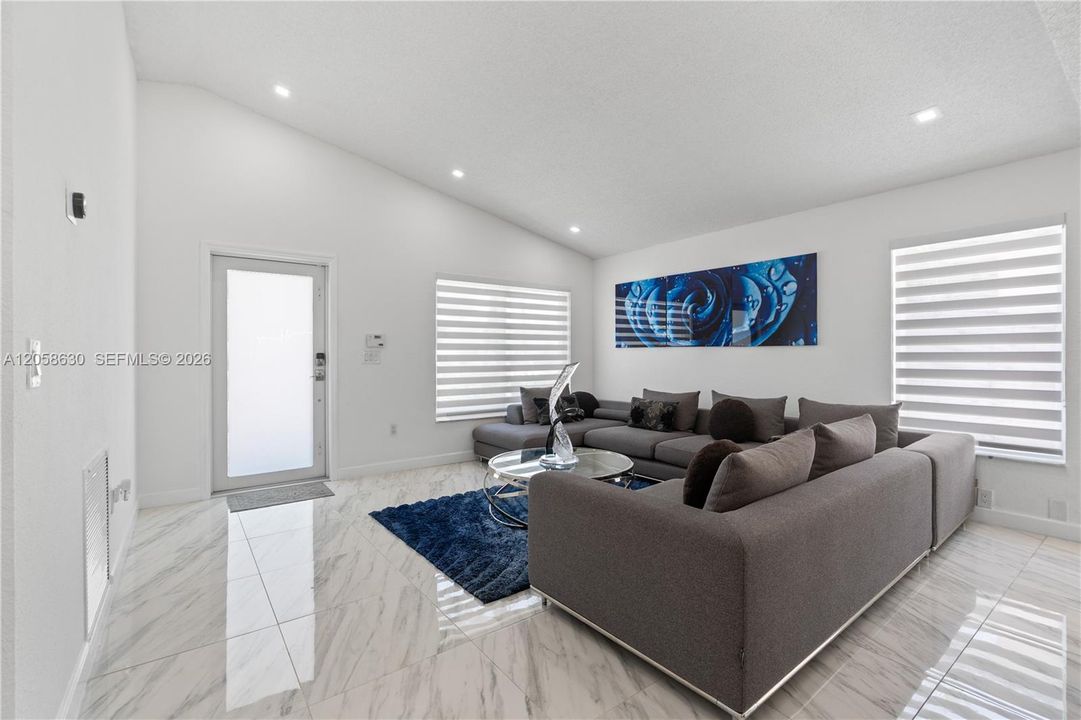 В аренду: $3,500 (3 спален, 2 ванн, 1394 Квадратных фут)