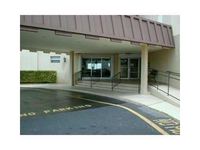 Leisure Towers main entrance