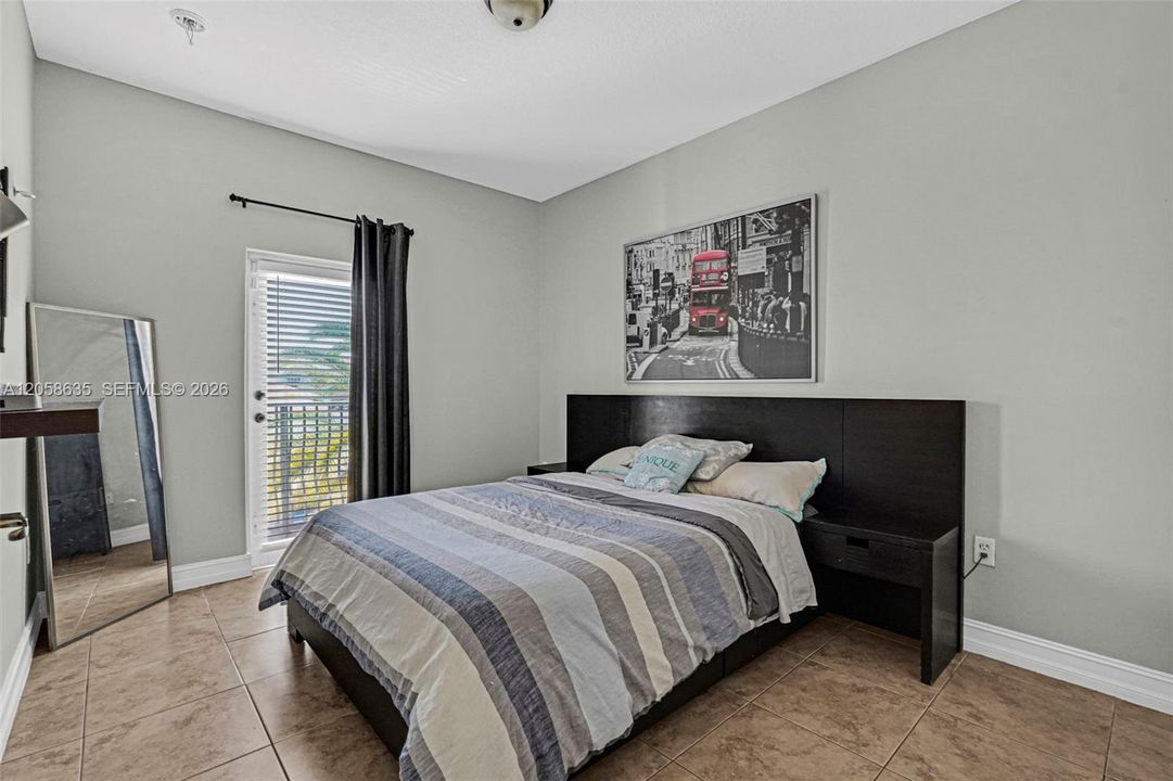 En Venta: $850,000 (4 camas, 2 baños, 2659 Pies cuadrados)