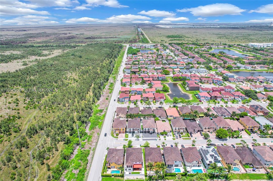 En Venta: $850,000 (4 camas, 2 baños, 2659 Pies cuadrados)