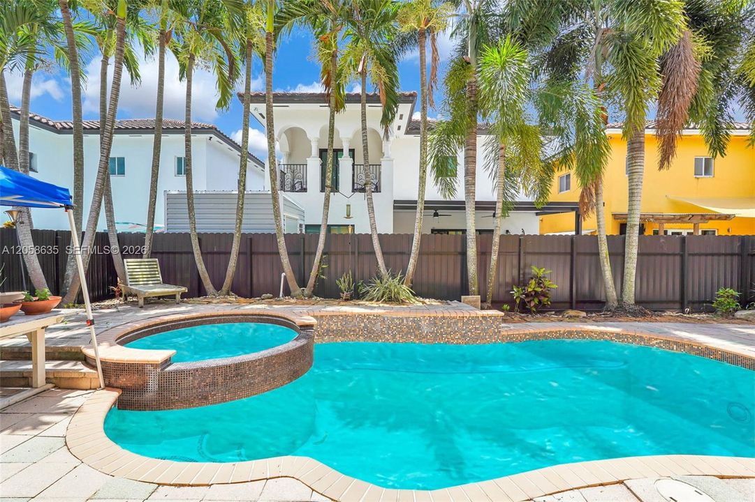 En Venta: $850,000 (4 camas, 2 baños, 2659 Pies cuadrados)