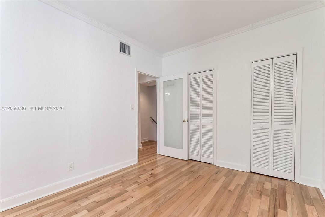 For Rent: $3,500 (2 beds, 1 baths, 900 Square Feet)