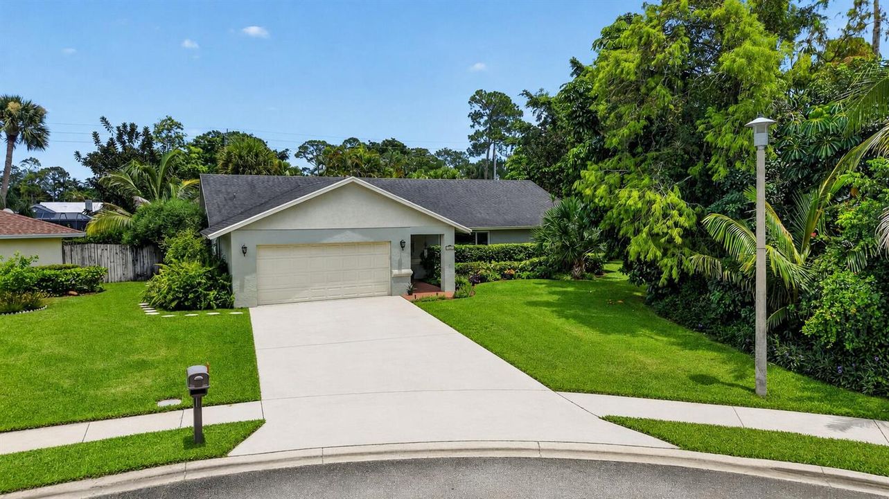 Gingerwood Ln Driveway 1