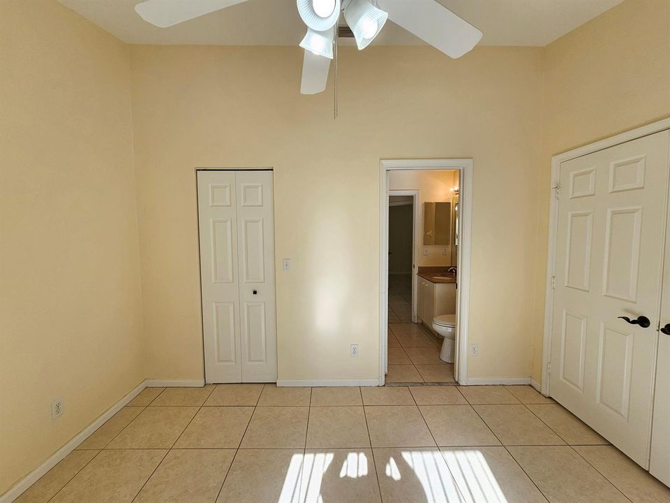 Bedroom 2 (2)