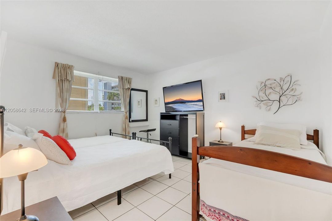 En Venta: $215,000 (2 camas, 2 baños, 1092 Pies cuadrados)