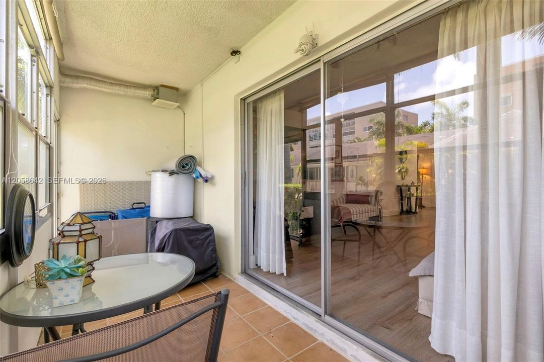 En Venta: $215,000 (2 camas, 2 baños, 1092 Pies cuadrados)