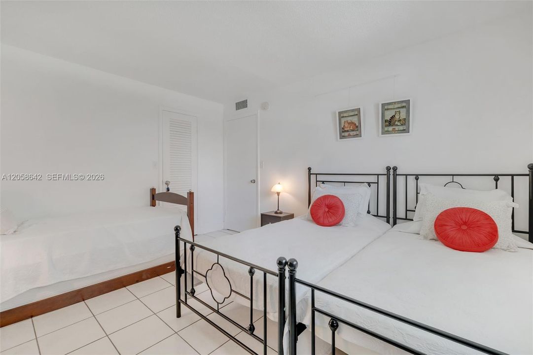 En Venta: $215,000 (2 camas, 2 baños, 1092 Pies cuadrados)