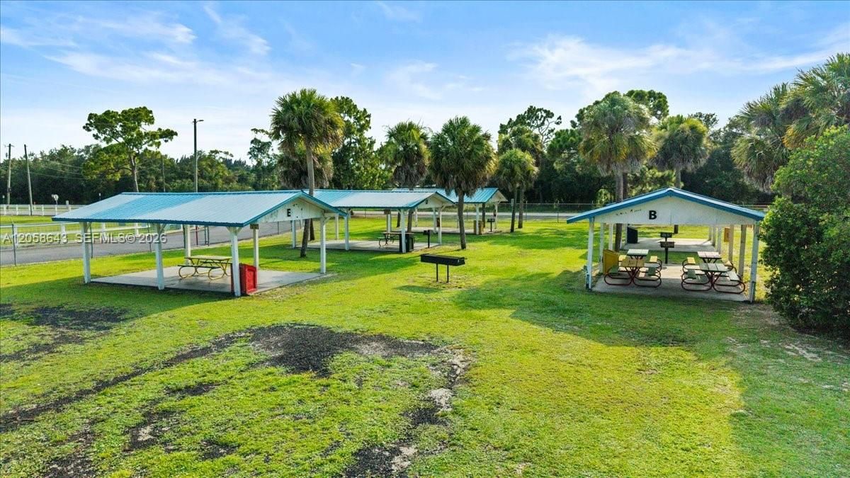 En Venta: $385,000 (2 camas, 1 baños, 777 Pies cuadrados)
