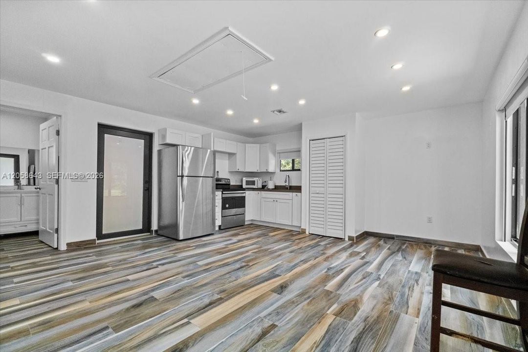 En Venta: $385,000 (2 camas, 1 baños, 777 Pies cuadrados)