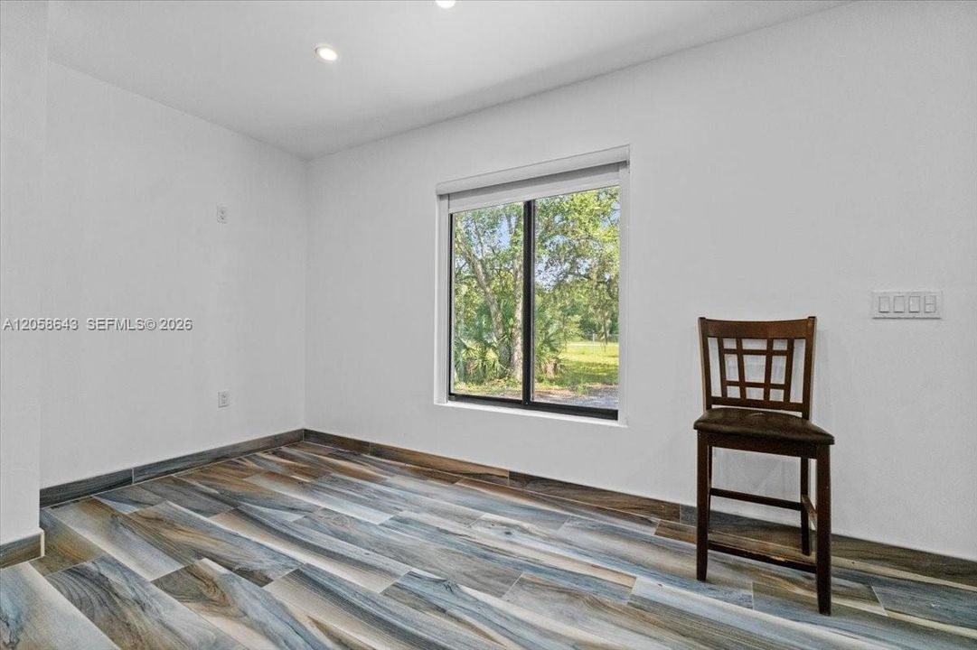 En Venta: $385,000 (2 camas, 1 baños, 777 Pies cuadrados)