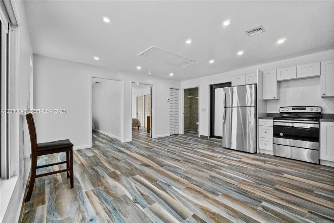 En Venta: $385,000 (2 camas, 1 baños, 777 Pies cuadrados)