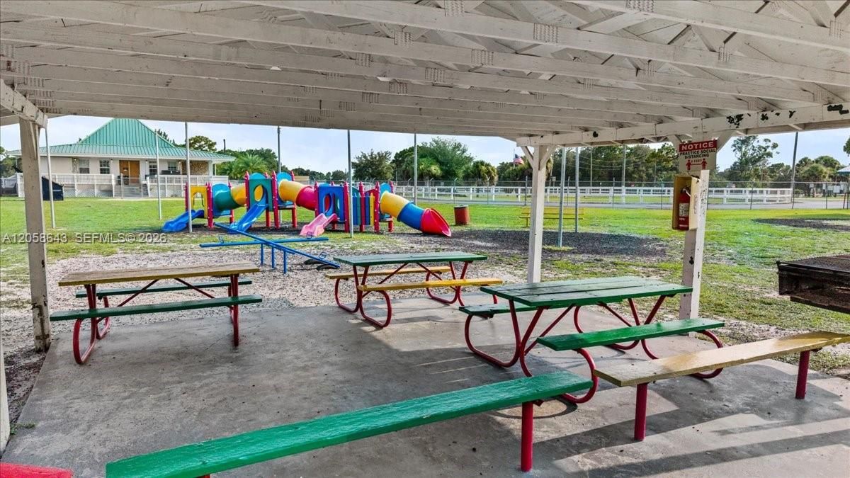 En Venta: $385,000 (2 camas, 1 baños, 777 Pies cuadrados)