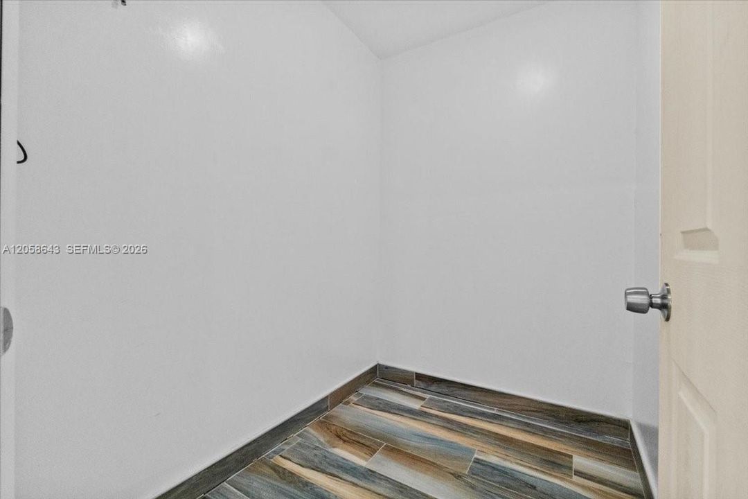 En Venta: $385,000 (2 camas, 1 baños, 777 Pies cuadrados)