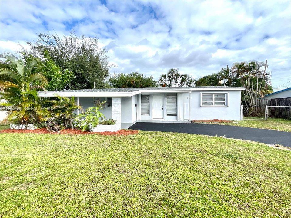 For Rent: $2,500 (2 beds, 1 baths, 1002 Square Feet)