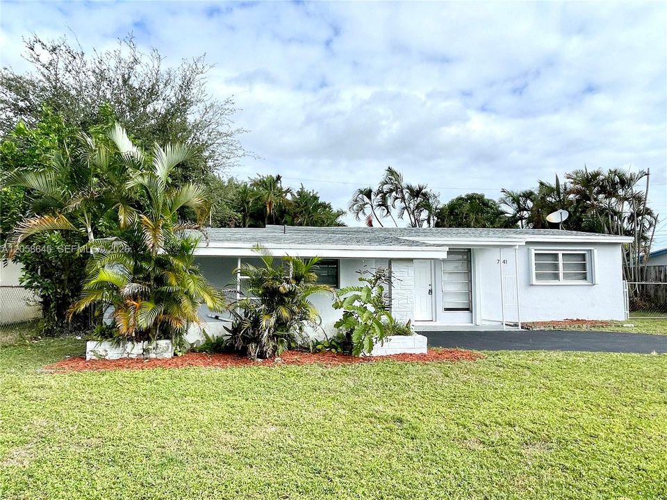 For Rent: $2,500 (2 beds, 1 baths, 1002 Square Feet)