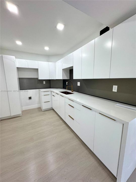 На продажу: $305,000 (1 спален, 1 ванн, 762 Квадратных фут)