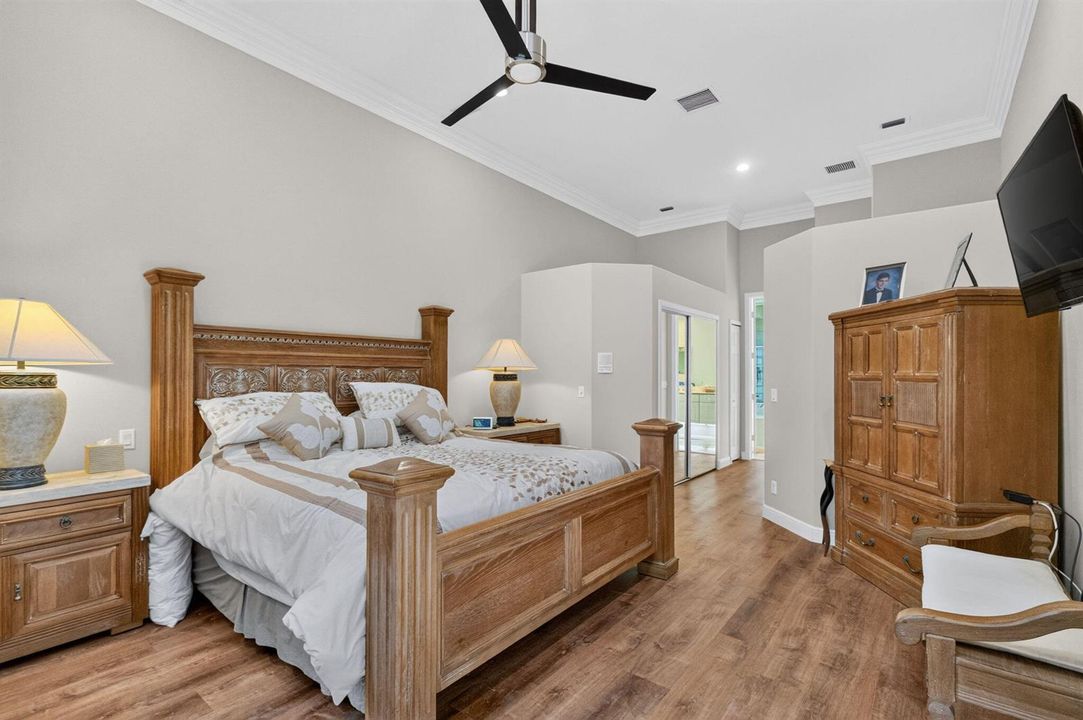 WOOD FLOORS