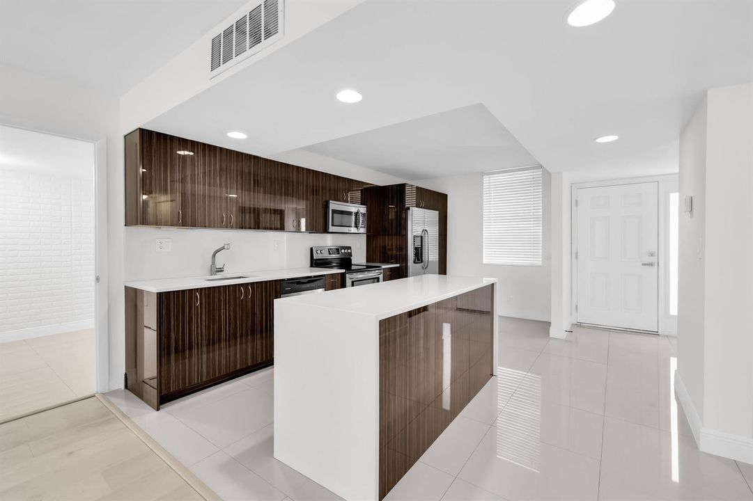 2768 Carambola Circle South - 8.jpg-FULL