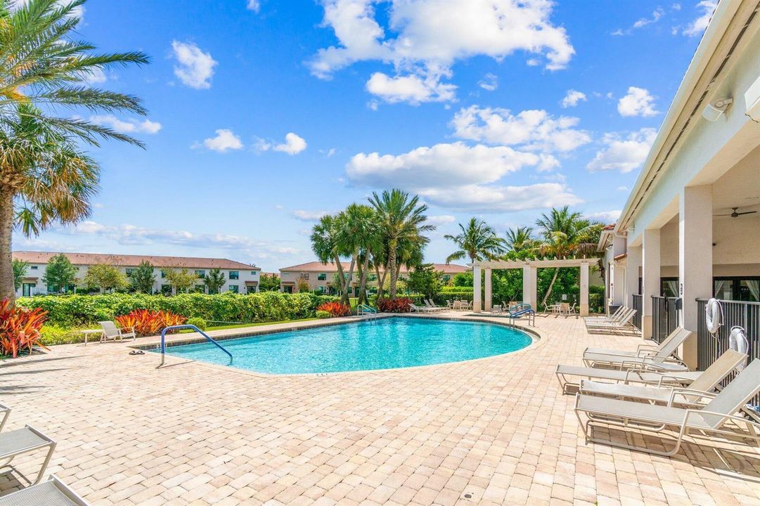 068-10210AkensideDrive-BocaRaton-FL-3342