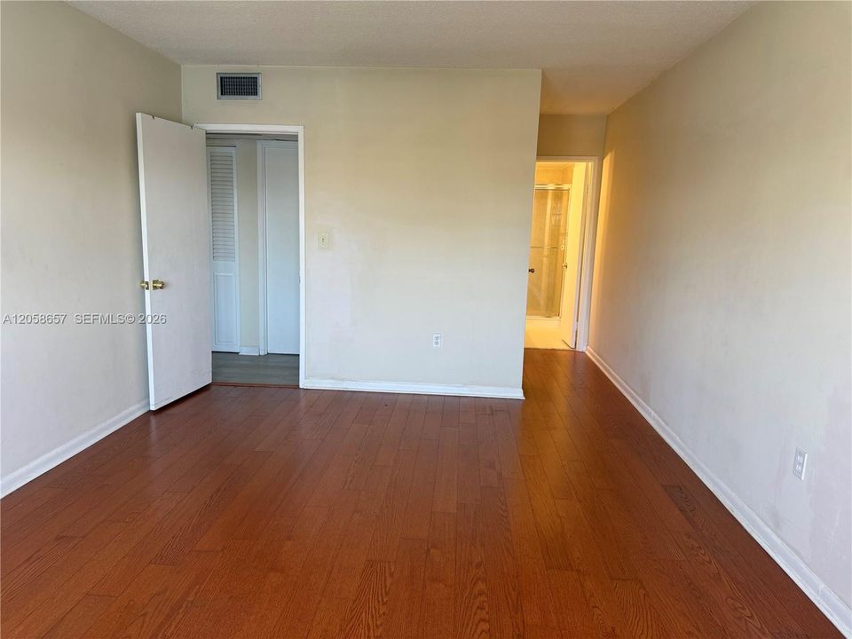 En Venta: $279,000 (2 camas, 2 baños, 1094 Pies cuadrados)