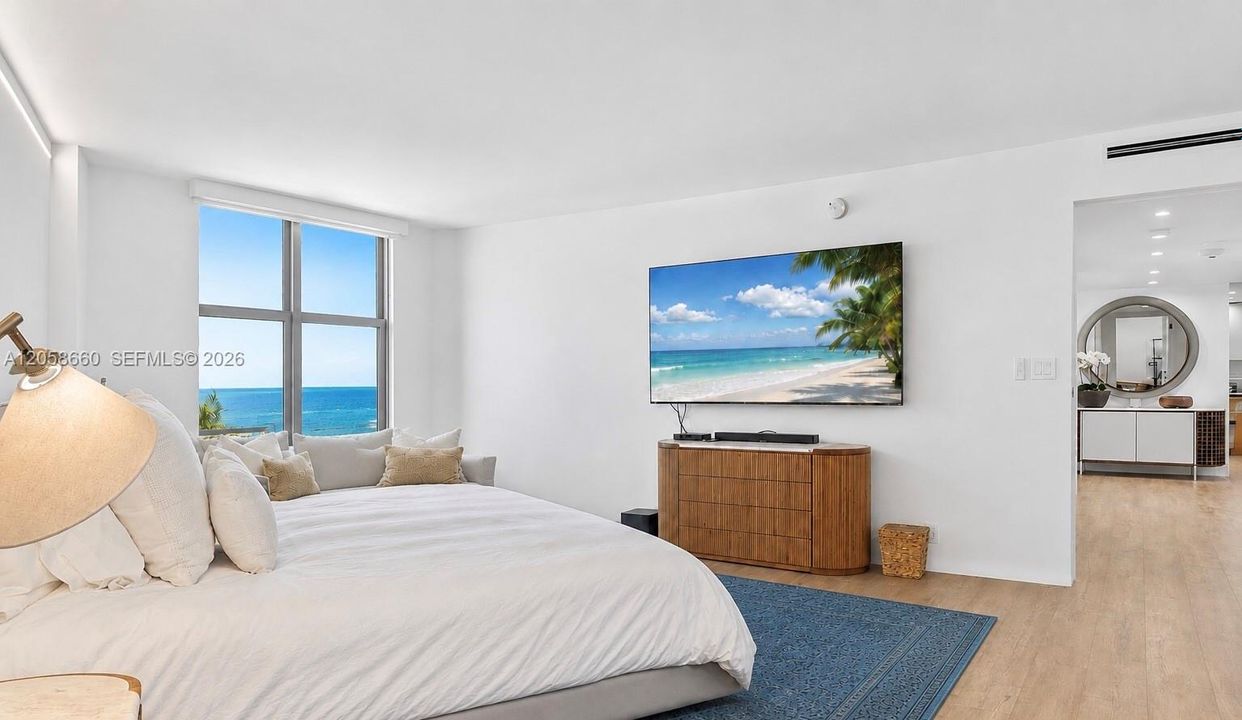 For Sale: $2,950,000 (3 beds, 2 baths, 1782 Square Feet)