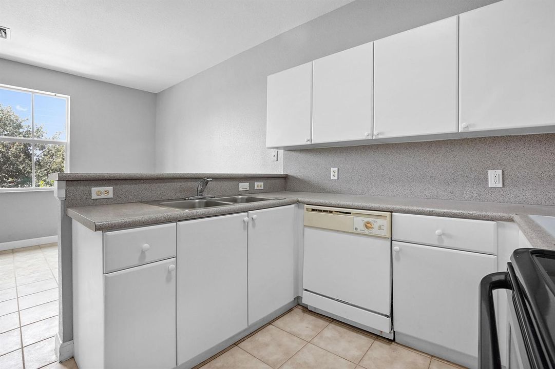 12 kitchen 02