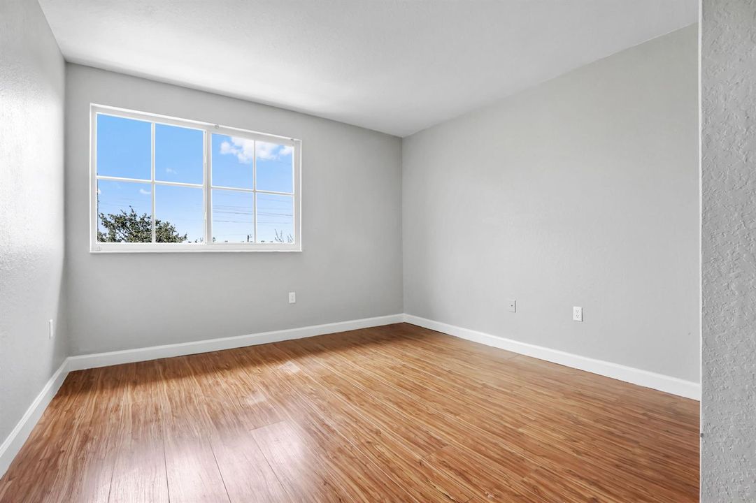 19 bedroom 01