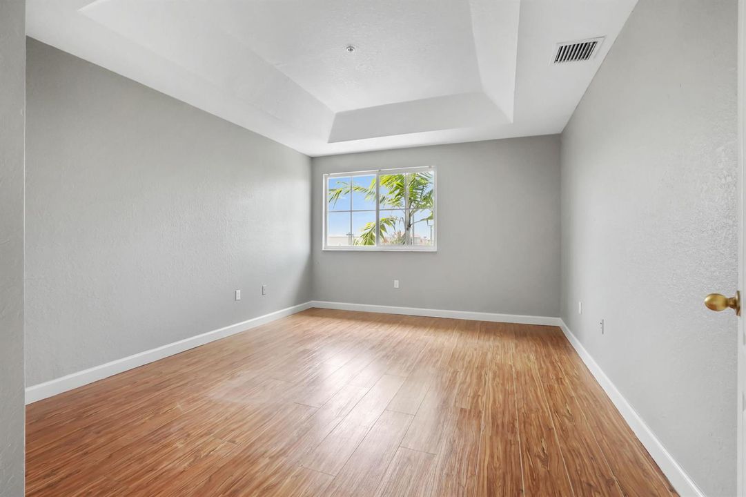 22 bedroom 01