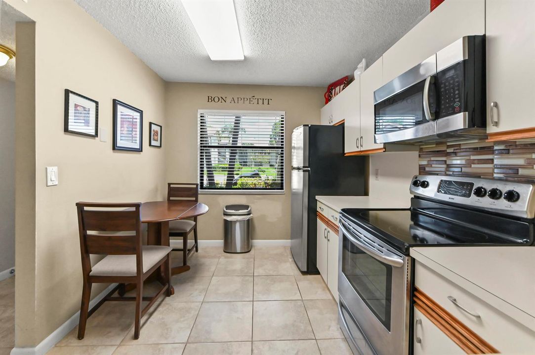 13 Kitchen 01
