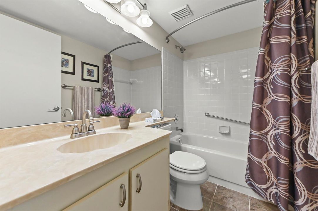 23 Bathroom 03