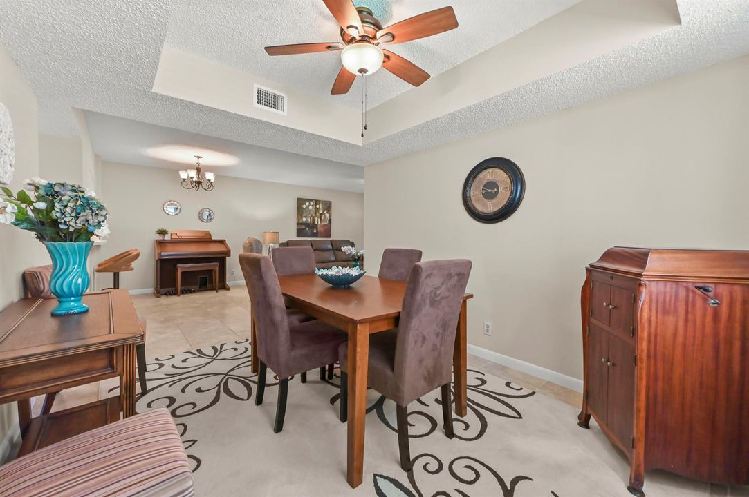 12 Dining Room 02