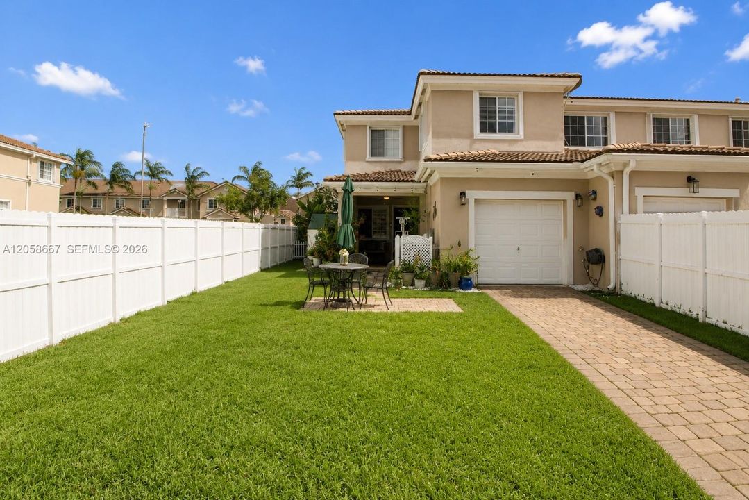 На продажу: $419,900 (4 спален, 2 ванн, 1850 Квадратных фут)