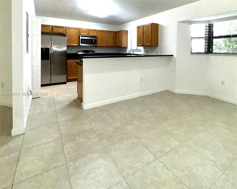 На продажу: $309,900 (3 спален, 2 ванн, 1032 Квадратных фут)